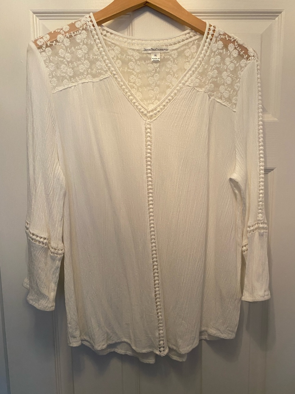 White Lace detail V-Neck blouse